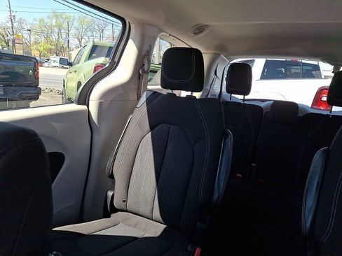 Used 2023 Chrysler Voyager LX FWD image 19
