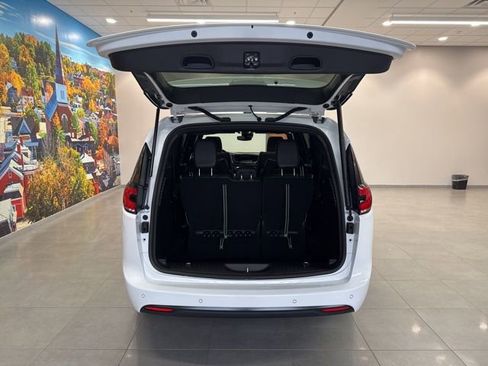 New 2026 Chrysler Pacifica Limited w/ S Appearance Package image 44