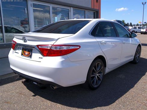 Used 2015 Toyota Camry XSE FWD image 3