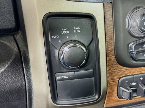 Used 2014 RAM 2500 Laramie w/ Convenience Group AWD/4WD image 15