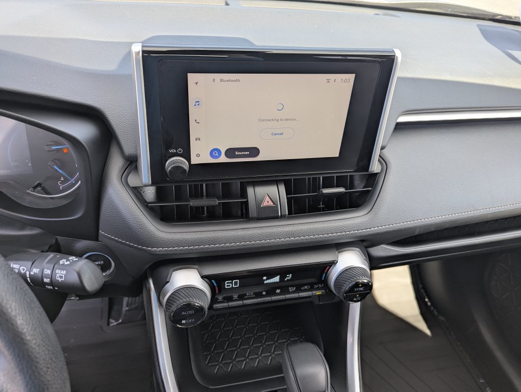 Used 2025 Toyota RAV4 XLE AWD/4WD image 15