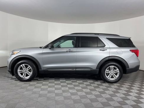 Used 2022 Ford Explorer XLT image 6