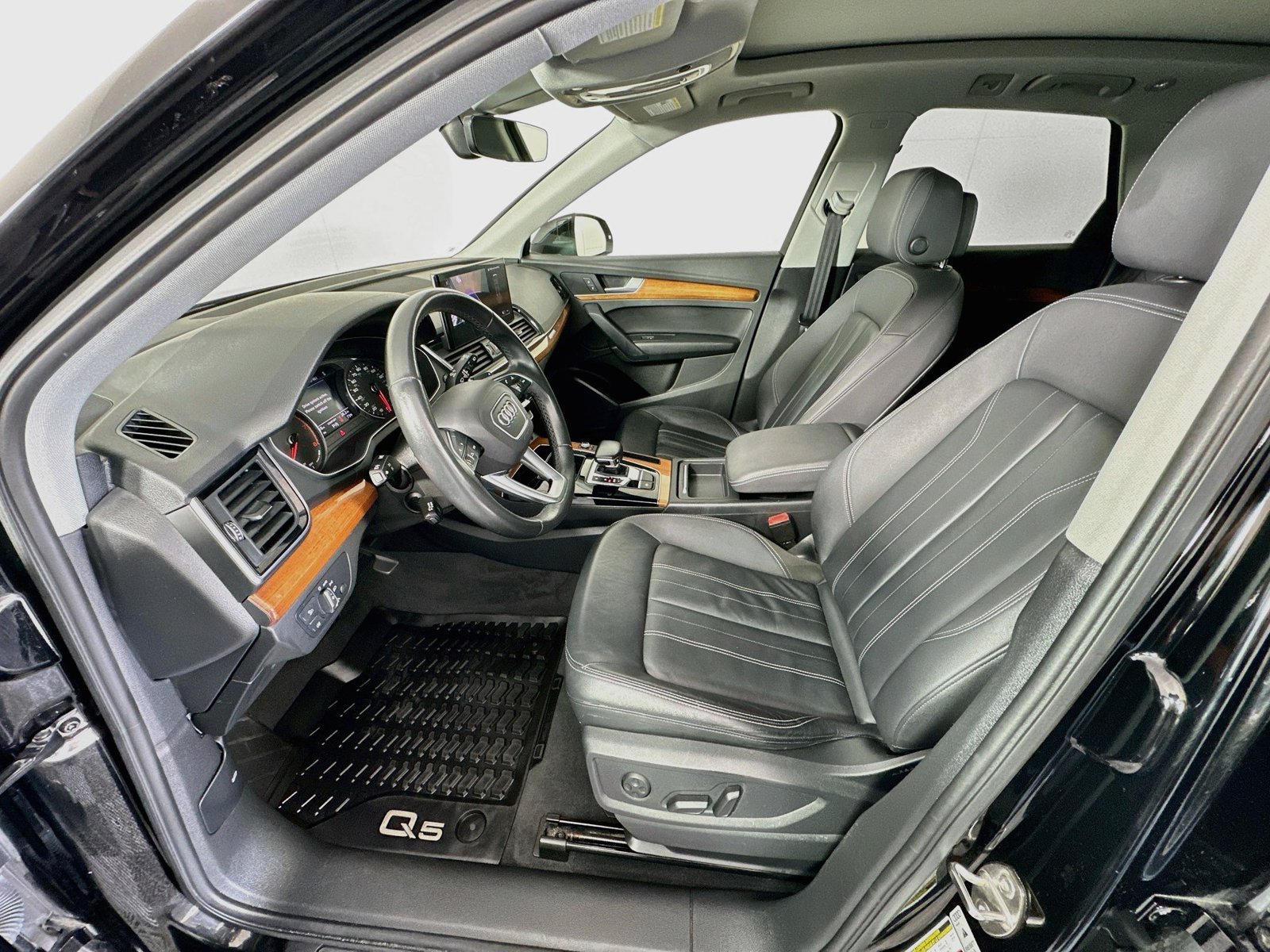 Used 2021 Audi Q5 2.0T Premium w/ Convenience Package AWD/4WD image 21