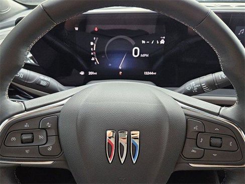 Certified 2025 Buick Envista Avenir image 21