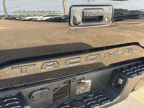 Used 2023 Toyota Tacoma SR5 w/ Technology Package AWD/4WD image 10