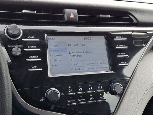 Used 2019 Toyota Camry LE FWD image 17