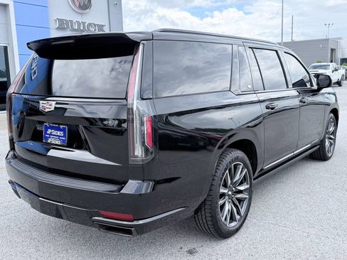 Used 2023 Cadillac Escalade ESV Sport Platinum AWD/4WD image 5