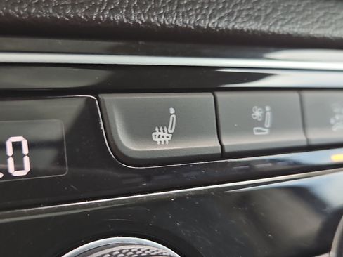 Used 2019 Volkswagen Atlas SEL Premium AWD/4WD image 24