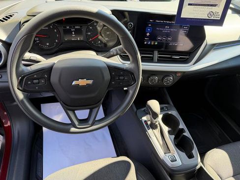 Used 2024 Chevrolet Trax LS w/ LS Convenience Package image 7