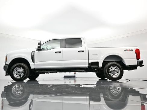 New 2026 Ford F250 XL w/ XL Chrome Package AWD/4WD image 24