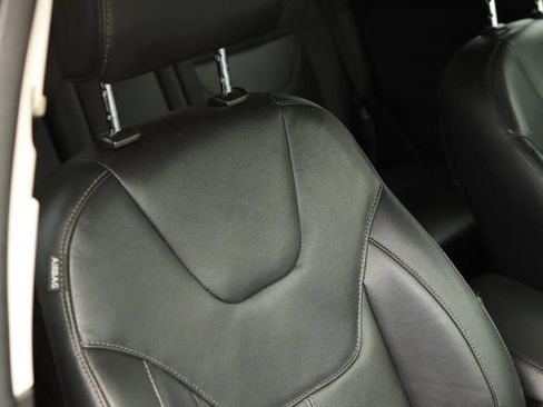 Used 2017 Ford Focus Titanium FWD image 45