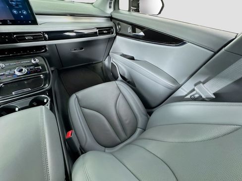 Used 2022 Lincoln Nautilus Reserve AWD/4WD image 15