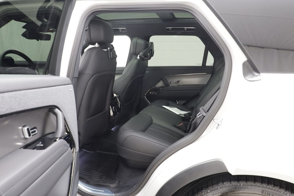 New 2026 Land Rover Range Rover Sport SE AWD/4WD image 15