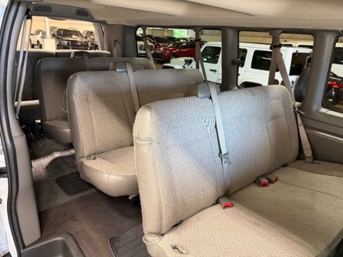 Used 2025 GMC Savana 3500 LT w/ LT Preferred Equipment Group RWD image 24