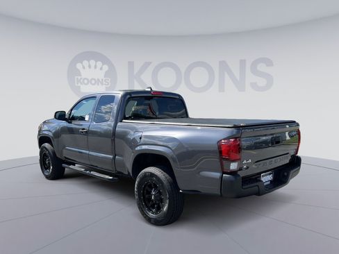 Used 2022 Toyota Tacoma SR AWD/4WD image 4