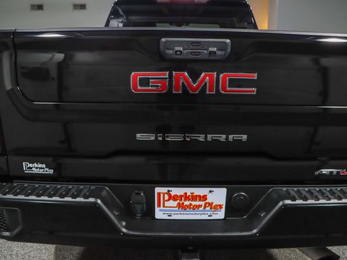 Used 2021 GMC Sierra 2500 AT4 image 8