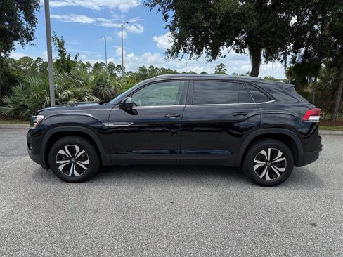 Used 2024 Volkswagen Atlas Cross Sport SE FWD image 13
