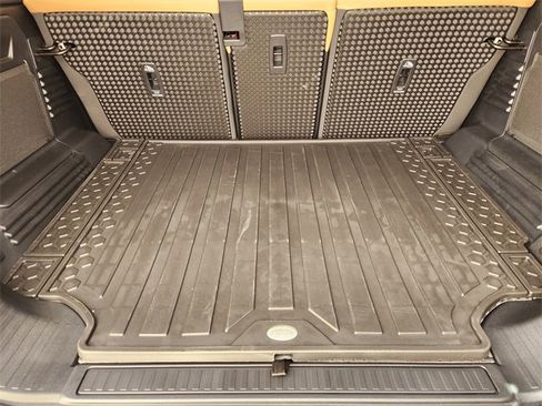 New 2026 Land Rover Defender 110 S image 22