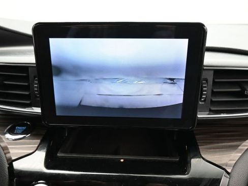 Used 2023 Ford Explorer Limited image 19