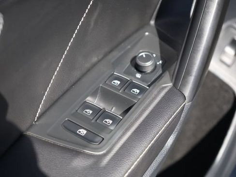 Used 2023 Volkswagen Tiguan SE FWD image 17