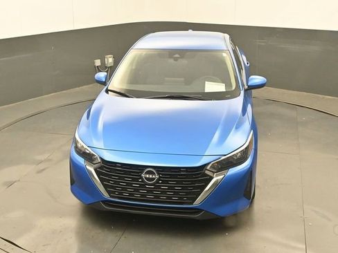 Used 2024 Nissan Sentra SV FWD image 29