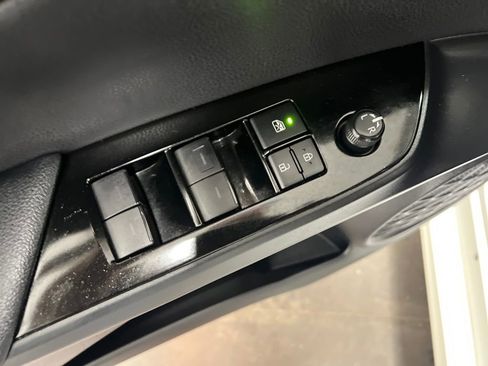 Used 2020 Toyota Prius Limited image 14