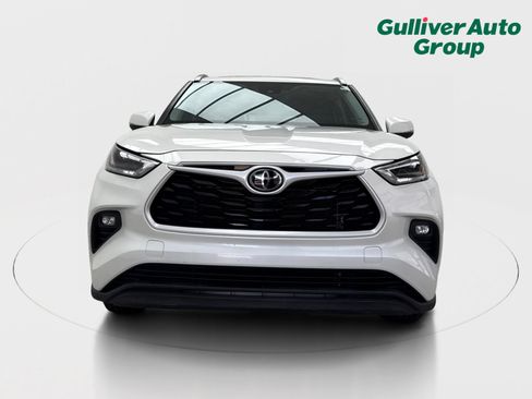 Used 2021 Toyota Highlander XLE FWD image 14