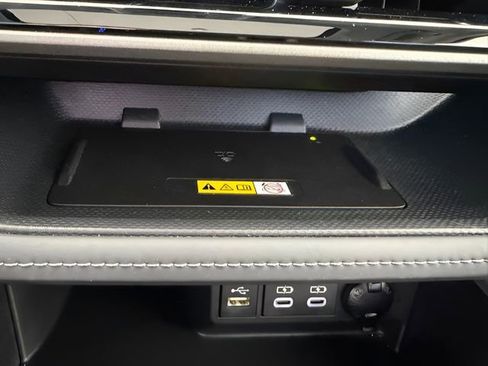 Used 2023 Toyota Highlander XLE image 48