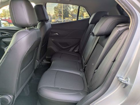 Used 2022 Buick Encore Preferred w/ Safety Package image 18