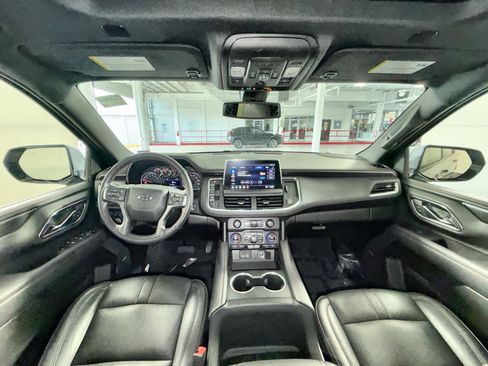 Used 2021 Chevrolet Suburban RST w/ Luxury Package image 23