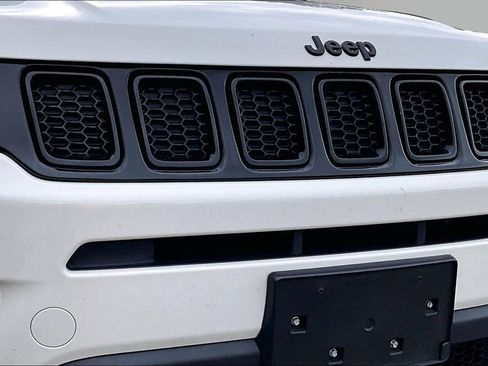 Used 2018 Jeep Compass Latitude w/ Popular Equipment Group AWD/4WD image 30