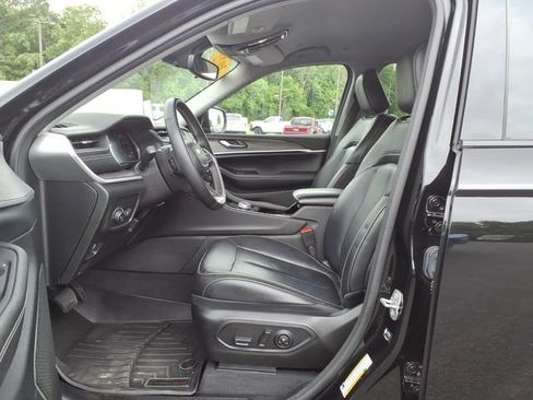 Certified 2022 Jeep Grand Cherokee Limited w/ Trailer Tow Prep Group (B) AWD/4WD image 13