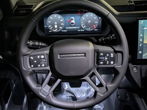 New 2026 Land Rover Defender 110 X-Dynamic SE AWD/4WD image 17