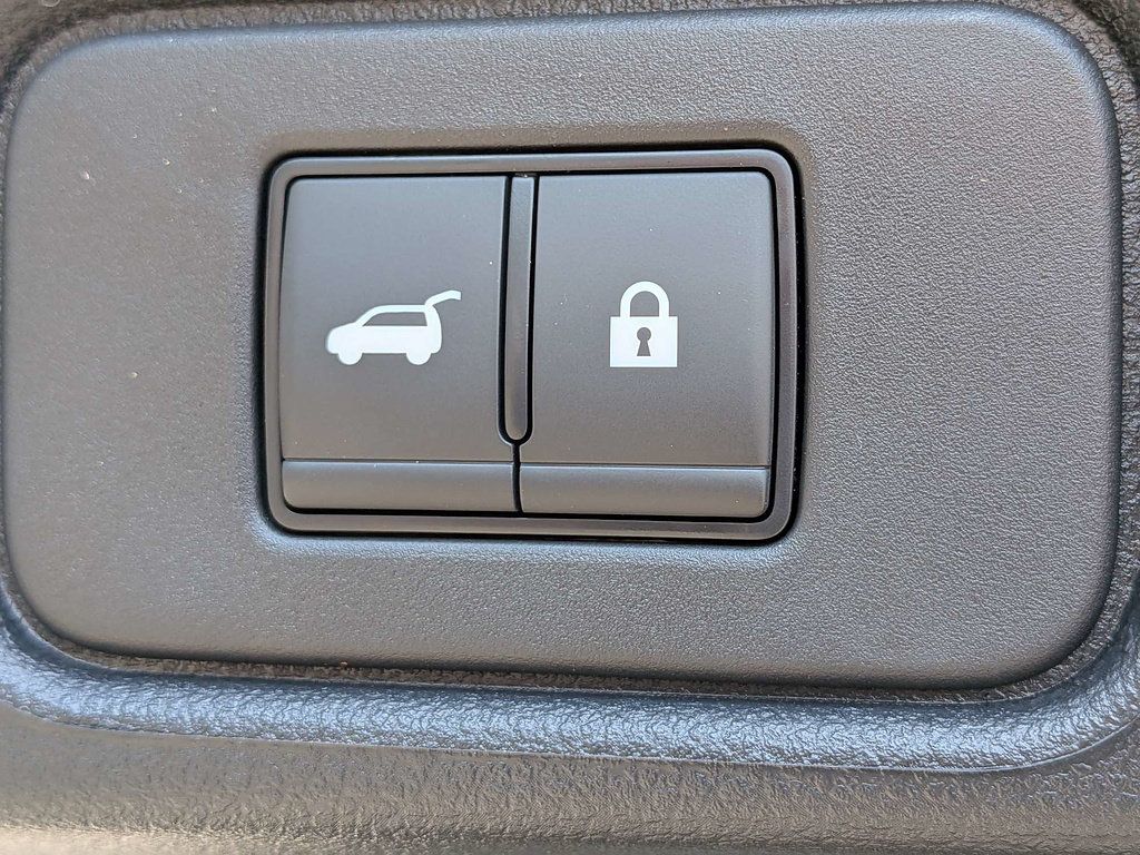 Used 2025 Nissan Pathfinder Rock Creek AWD/4WD image 15