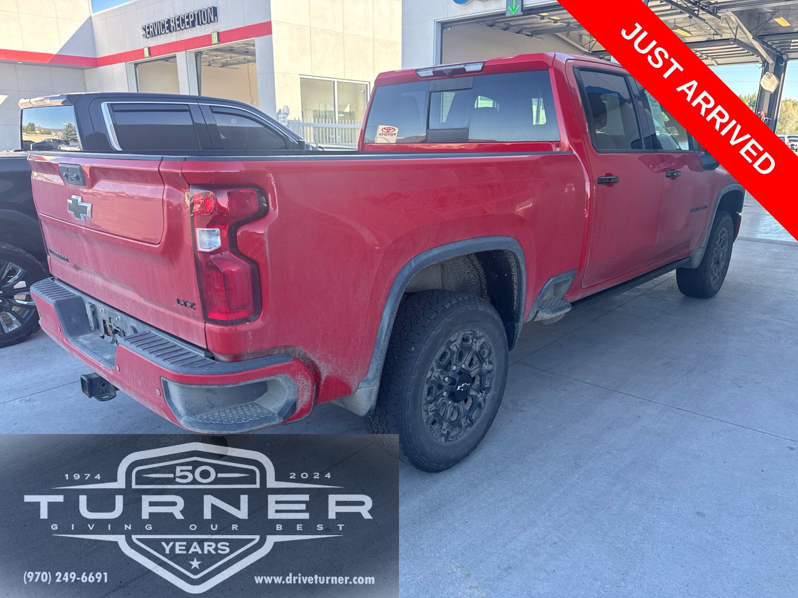 Used 2024 Chevrolet Silverado 2500 LTZ w/ LTZ Plus Package AWD/4WD image 4