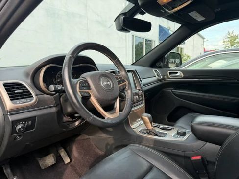 Used 2017 Jeep Grand Cherokee Limited AWD/4WD image 10