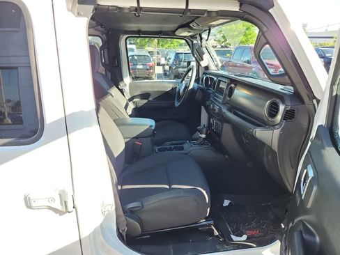 Used 2023 Jeep Gladiator Sport AWD/4WD image 19