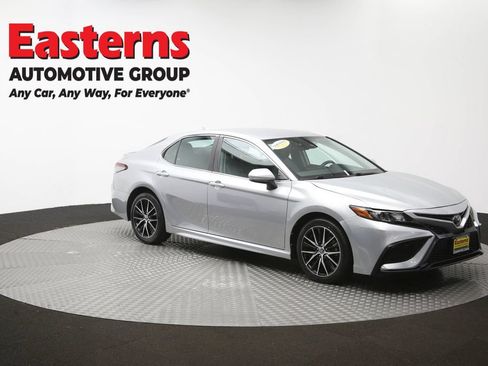 Used 2021 Toyota Camry SE w/ Carpet Mat Package (TMS) FWD image 48