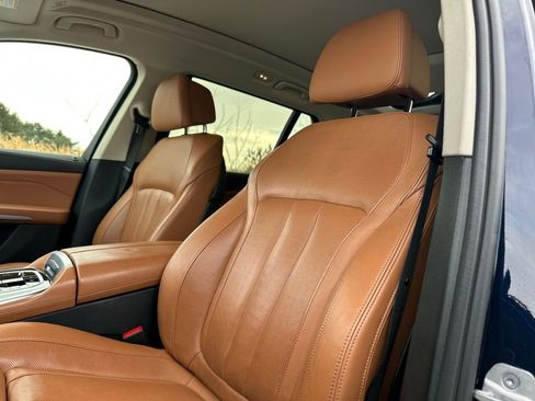 Used 2021 BMW X7 xDrive40i w/ Executive Package image 18