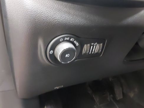 Used 2022 Jeep Compass Latitude w/ Sun and Sound Group AWD/4WD image 31