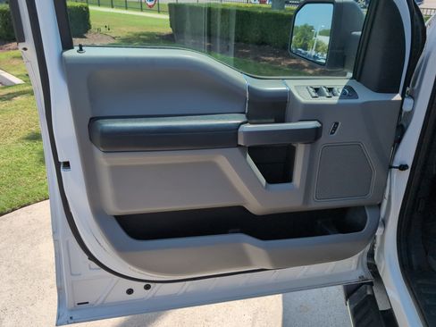 Used 2020 Ford F150 XLT w/ Equipment Group 302A Luxury AWD/4WD image 14