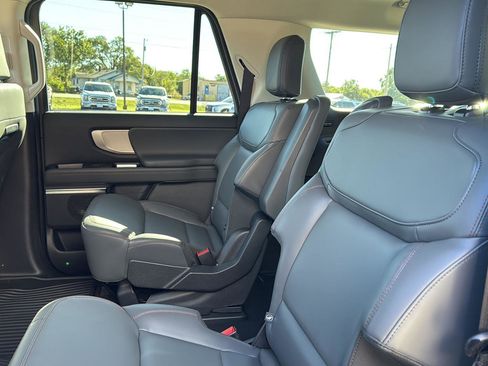 New 2025 Ford Expedition Max Active image 27