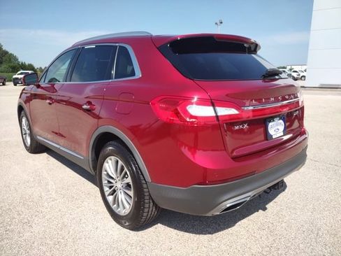 Used 2016 Lincoln MKX Select w/ Select Plus Package AWD/4WD image 3