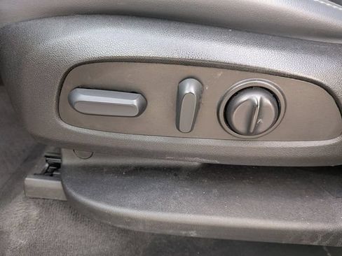 Used 2023 Buick Enclave Essence FWD image 11