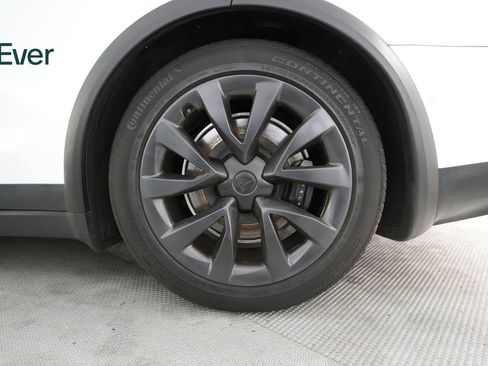 Used 2022 Tesla Model X image 9