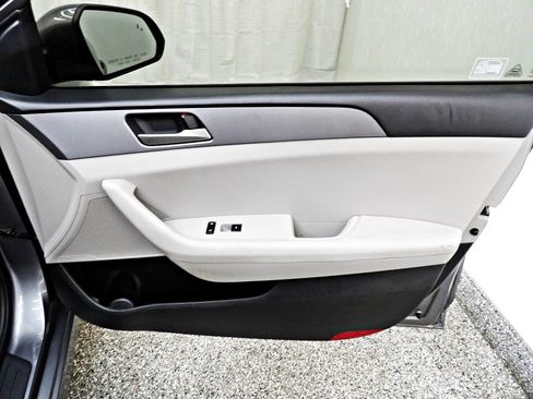 Used 2019 Hyundai Sonata SE image 11