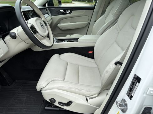 Used 2024 Volvo XC60 B5 Ultimate w/ Protection Package Premier AWD/4WD image 9