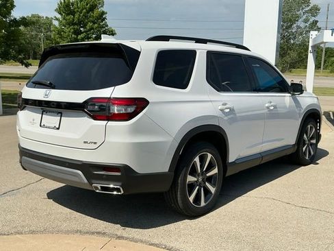 Used 2024 Honda Pilot Elite image 3