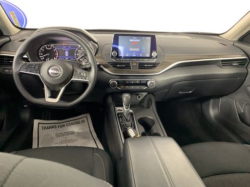 Used 2025 Nissan Altima 2.5 SV FWD image 33