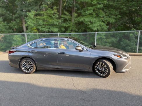 Certified 2024 Lexus ES 350 Ultra Luxury FWD image 2